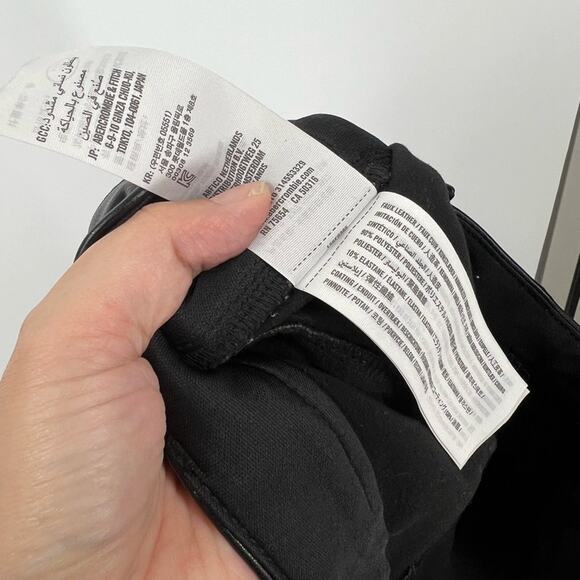 Abercrombie & Fitch The Ankle Straight Pants Ultra High Rise Faux Leather SHORT - Picture 8 of 8